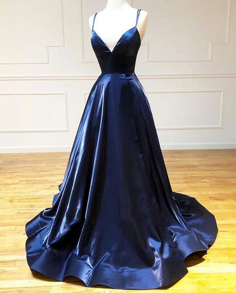 Women V-neck Satin Prom Dresses Long A-line Evening Party Gowns Sleeveless Formal Dress Yp046